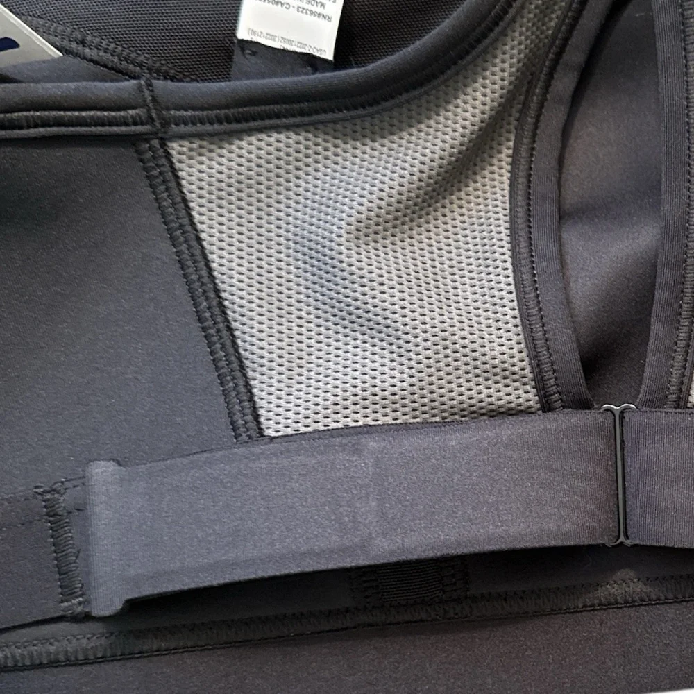 Nike Women's Black Swoosh Sports Bra - Picture 7 of 8